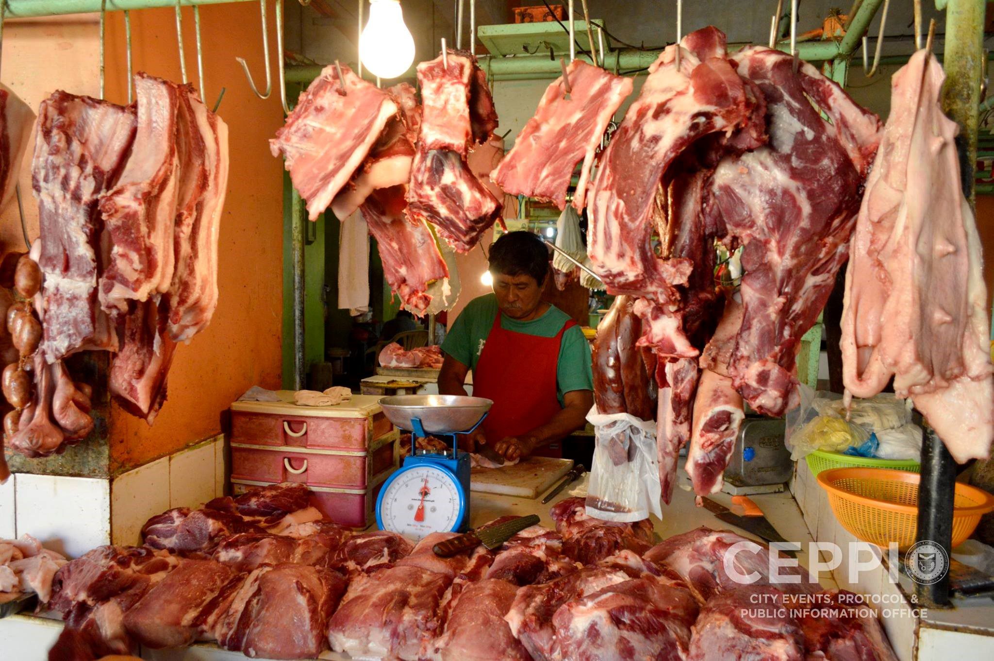 BAWAS na an kada kilo nin karneng orig sa merkado publiko kan syudad nin Naga mantang mantenido an supply nin livestock.