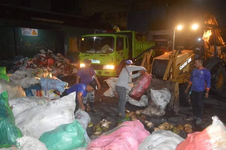 MGA personahes kan Solid Waste Management Office na may average garbage collection na nasa 94.23 tons kada ordinaryong aldaw.