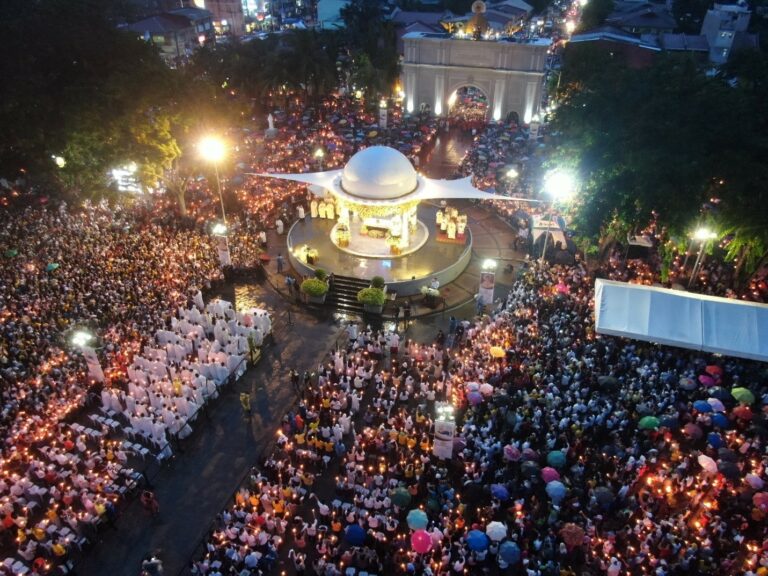 PAGKATAPOS NIN TRASLACION. Retrato kan gibohon an sarong banal na misa sa pag-abot kan imahen ni Mahal na Ina sa Naga Metropolitan Cathedral hale sa Penafrancia Shrine, Setyembre 13, 2019.