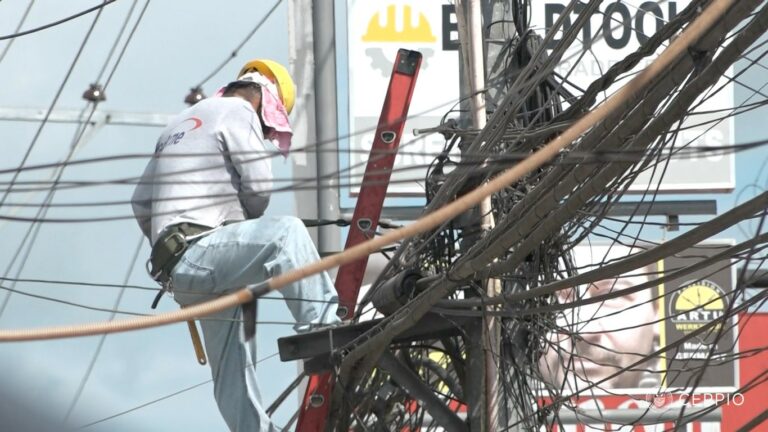 EYESORE With the enactment of the underground cabling ordinance, Naga City will finally be freed from this kind of ugly thing. JBN/REY BAYLON/CEPPIO