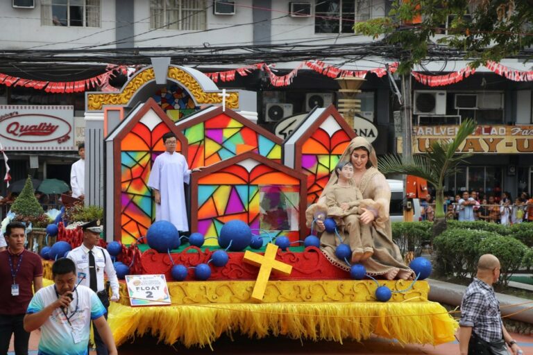 AN makolor na Civic Parade and Float Competition bilang saro sa mga civic activities na dati nang pigtutugot na gibuhon kada taon kan lokal na gobyerno asin kan simbahan durante kan nobenaryo para sa Mahal na Ina.