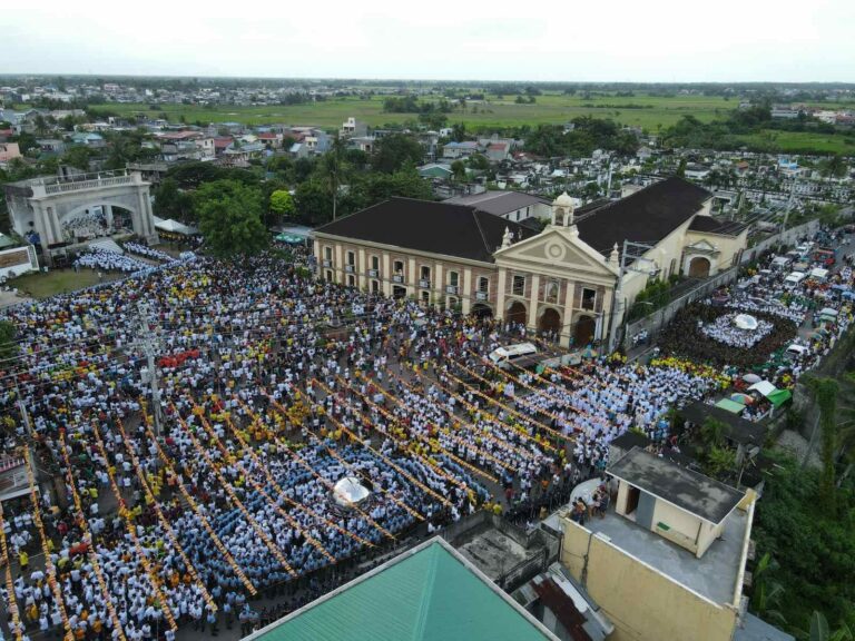 TRASLACION procession, the crowd drawer of all time in the city.