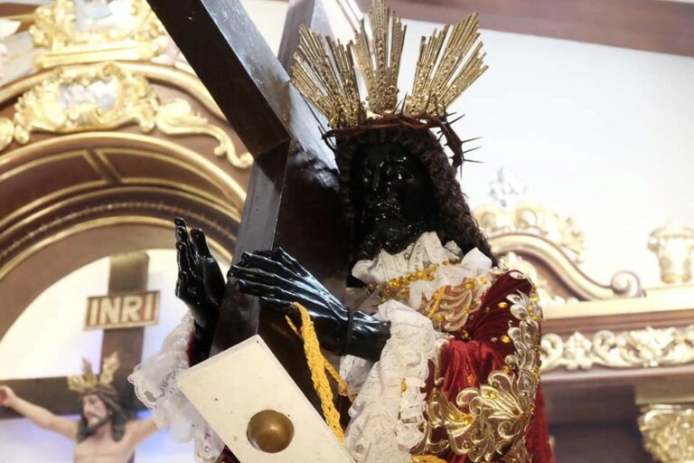 THE image of the dark-skinned kneeling Jesus Christ was transported by way of a mobile procession to the Holy Cross Parish in Barangay Tabuco, Naga City on December 31, 2022 from the St. Joseph Parish in Barangay Palsong, Bula for the Black Nazarene festival in the city which is now on its 34th year. The event is traditionally commemorated with the feast of the Black Nazarene in Quiapo, Manila.