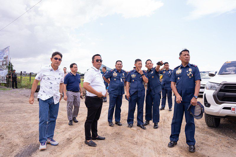 Naga Mayor Nelson S. Legacion (3rd from left), together with PBGen Andre P. Dizon (rightmost), police officers, and city councilors Ramon Melvin Buenaflor and Joselito S.A. del Rosario, conducting an ocular inspection at the site where the CeSaR building will soon rise.